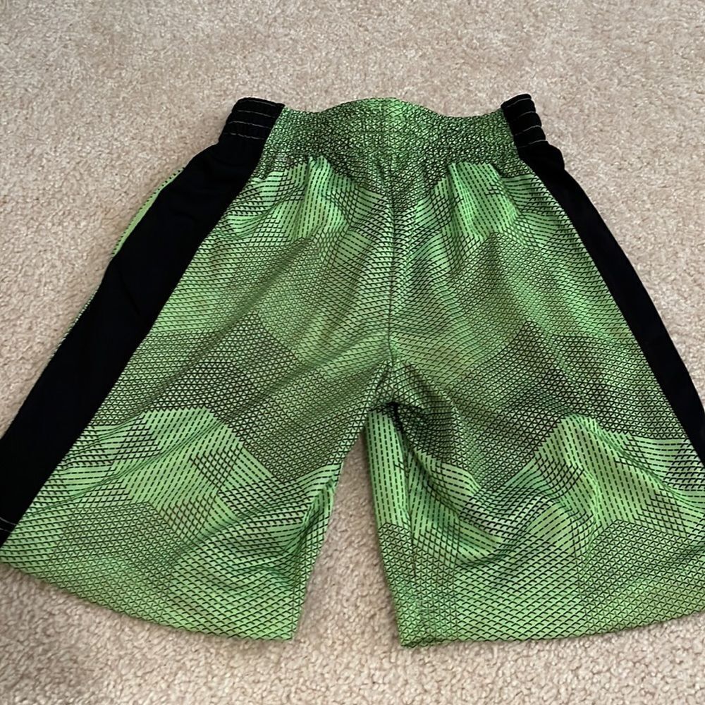 SIZE SMALL 8 XERSION SHORTS - Picture 5 of 8